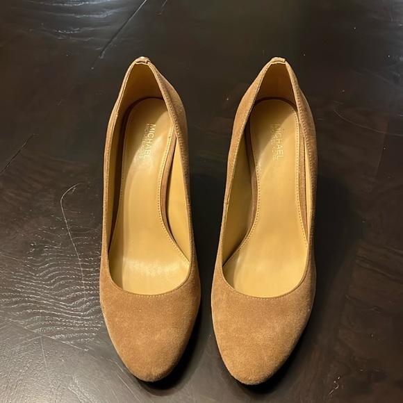 3/$30 Michael Kors Women’s Round toe Pumps - Picture 1 of 5